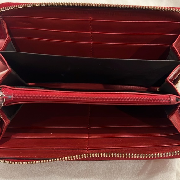 Authentic Gucci Interlocking Heart Zip Wallet - Picture 10 of 11